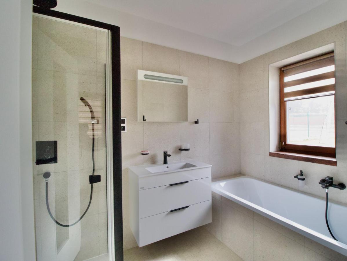 Apartman Uprostred Trojuhelniku Praha - Karlovy Vary - Plzen Kolesovice Ngoại thất bức ảnh