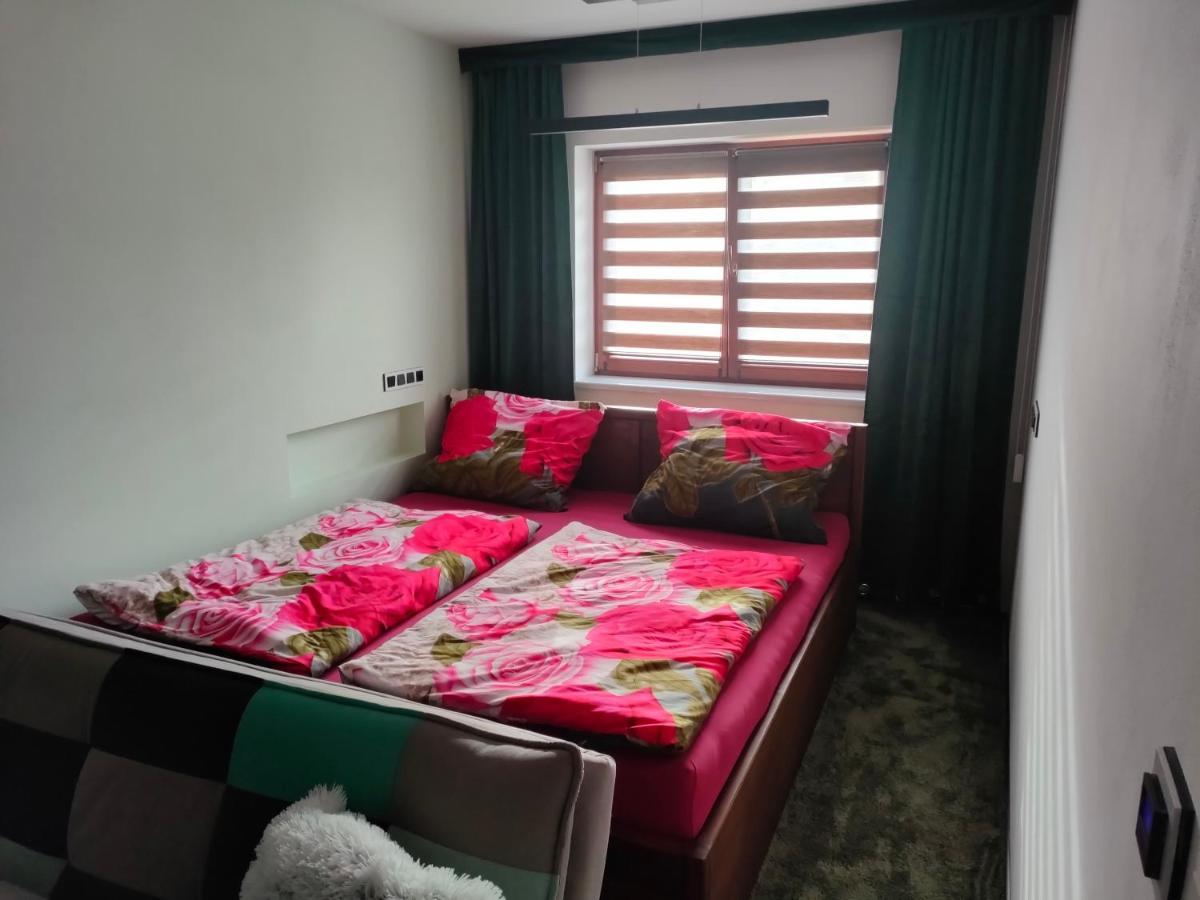 Apartman Uprostred Trojuhelniku Praha - Karlovy Vary - Plzen Kolesovice Ngoại thất bức ảnh